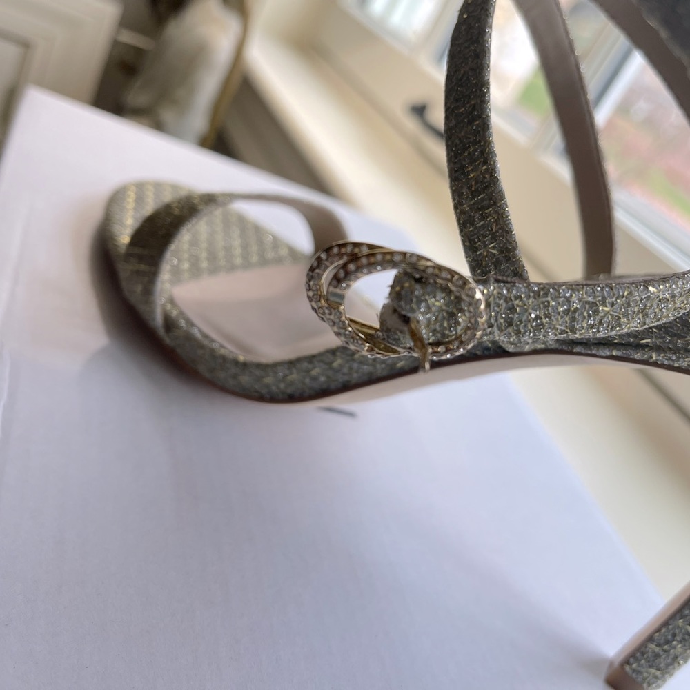 Stunning NWOT Stuart Weitzman gold heels - Picture 6 of 7